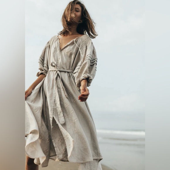 RARE FIND- INNIKA CHOO smock size 1. White, 100% linen. - Picture 1 of 15